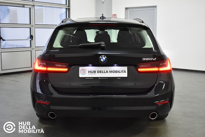 BMW 320d 48V Touring Business Advantage